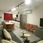 Duplex Industrial Luxe 4bedroom 4bath 200m 2d Sea セント・ポールズ・ベイ