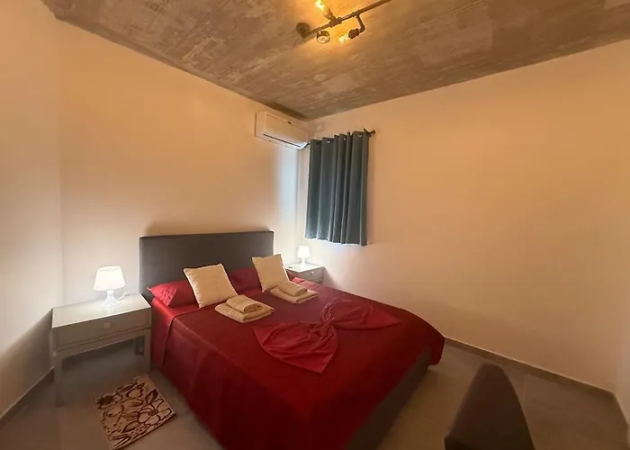 Duplex Industrial Luxe 4bedroom 4bath 200m 2d Sea St. Paul's Bay